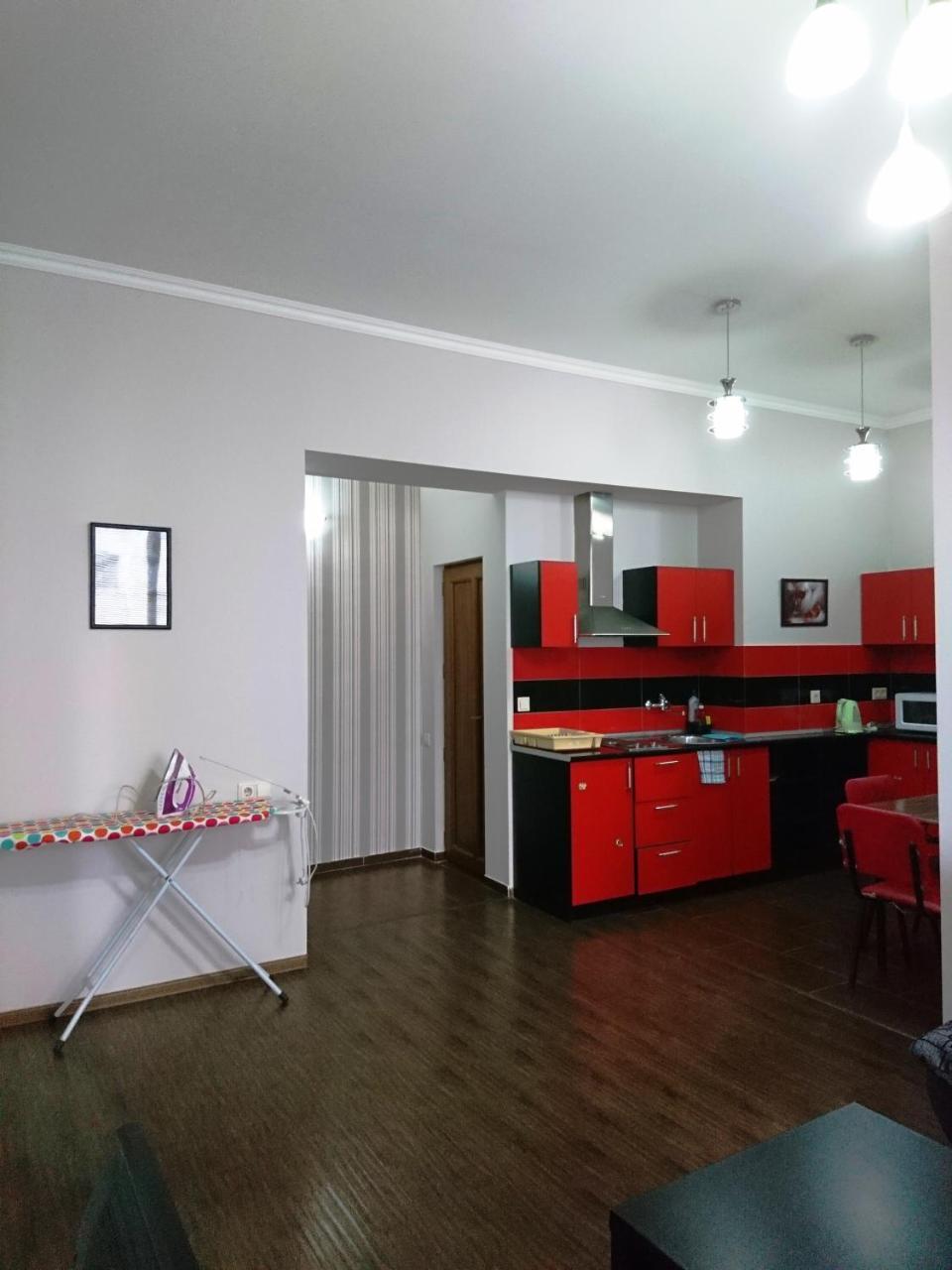 Luxury Apartment In The Centre Of 예레반 외부 사진