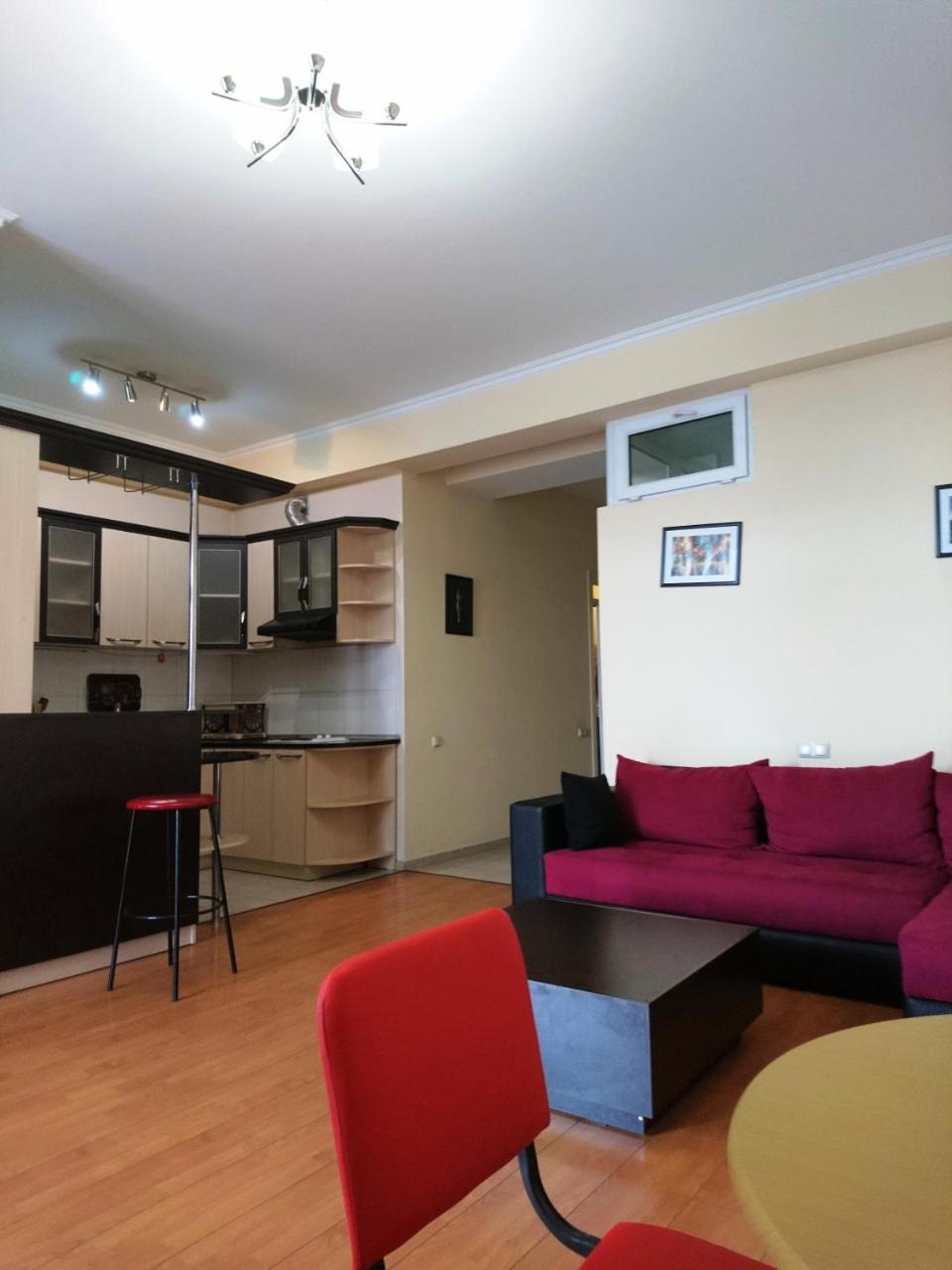 Luxury Apartment In The Centre Of 예레반 외부 사진