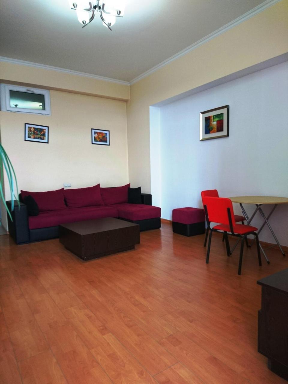Luxury Apartment In The Centre Of 예레반 외부 사진