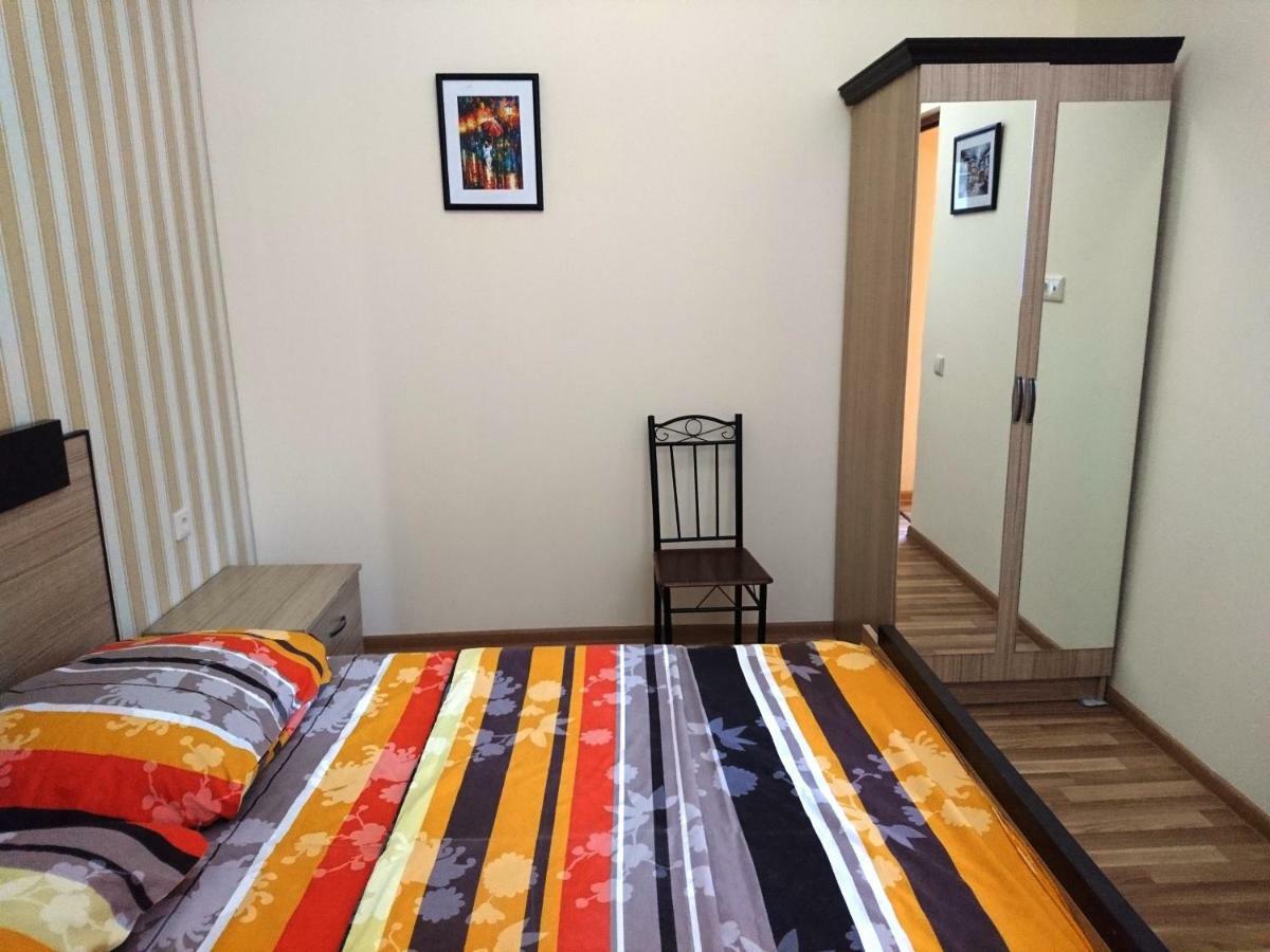 Luxury Apartment In The Centre Of 예레반 외부 사진